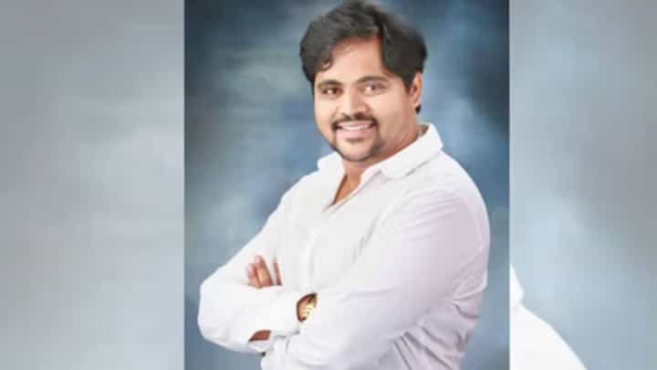 महेश गायकवाड यांच्यासह तब्बल 70 जणांविरोधात गुन्हा, काय आहे प्रकरण? महेश गायकवाड यांच्यासह तब्बल 70 जणांविरोधात गुन्हा, काय आहे प्रकरण?