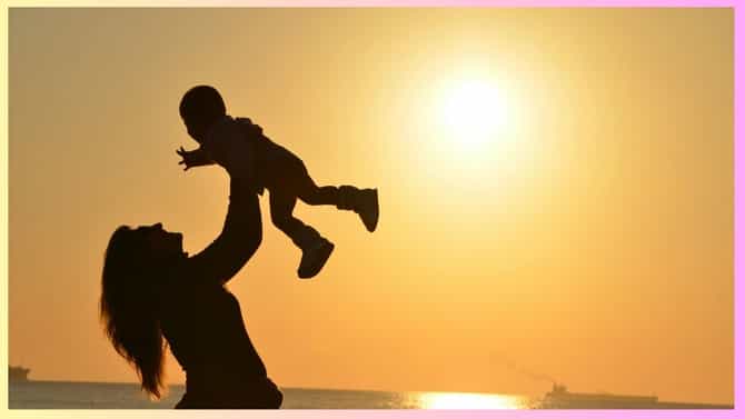 पाळण्यातलं बाळ कुठे गेलं? शोध घेतला तेव्हा... तीची झोपच उडाली