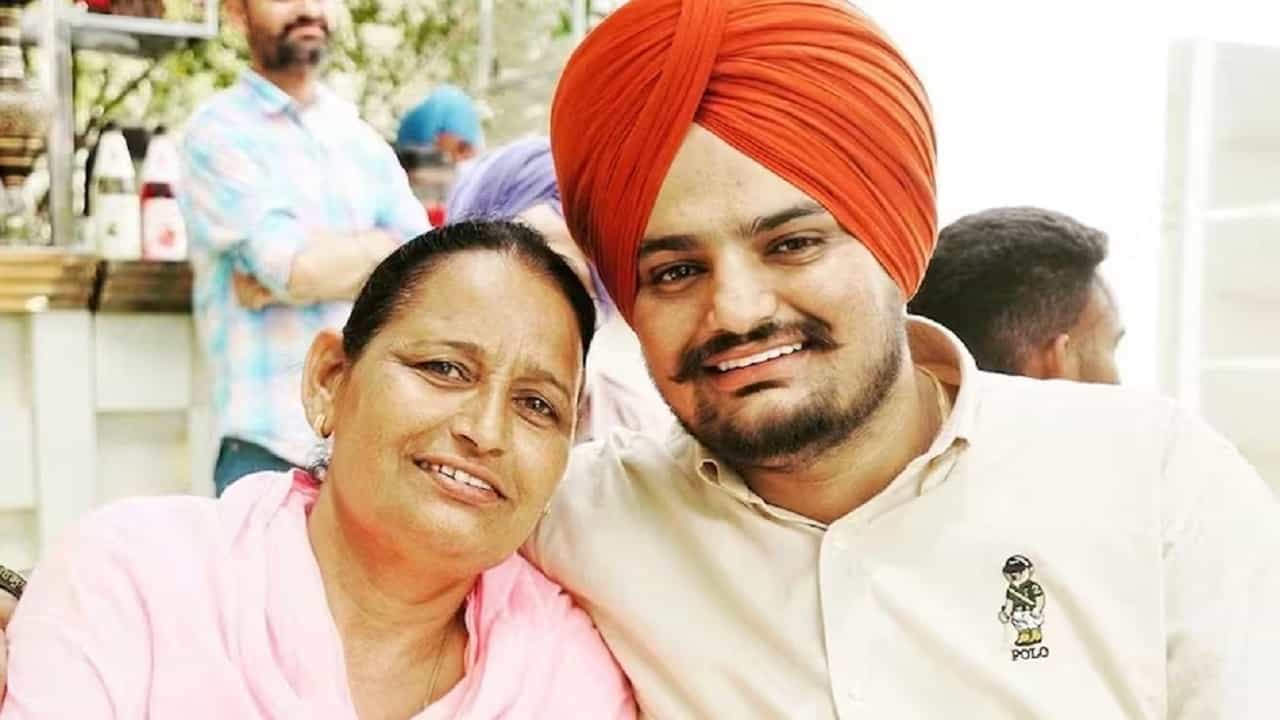 वयाच्या 58 व्या वर्षी सिद्धू मूसेवालाची आई गरोदर, या तंत्रज्ञानामुळे देणार बाळाला जन्म