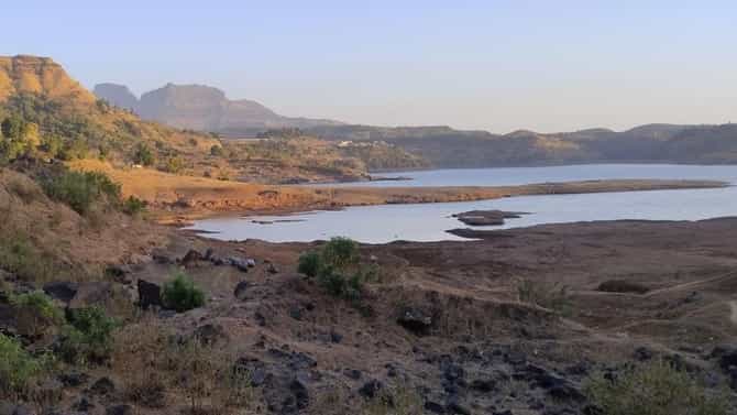 संकट घोंघावतंय, पावसाच्या माहेरघरातच धरणं ओसाड होत चालली
