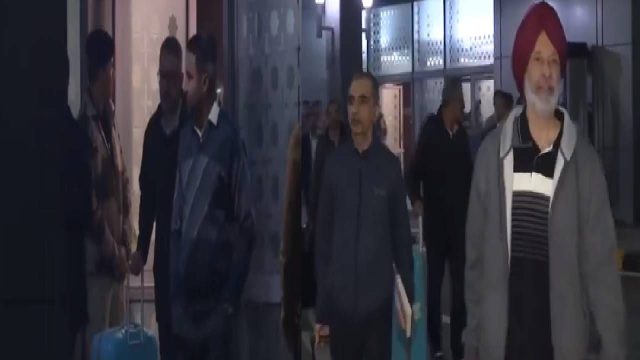 India Qatar Realtions | मृत्यूदंडाची शिक्षा होऊनही भारतात परतले माजी नौसैनिक, मायभूमीवर पाऊल ठेवताच म्हणाले, हे फक्त... India Qatar Realtions | मृत्यूदंडाची शिक्षा होऊनही भारतात परतले माजी नौसैनिक, मायभूमीवर पाऊल ठेवताच म्हणाले, हे फक्त...