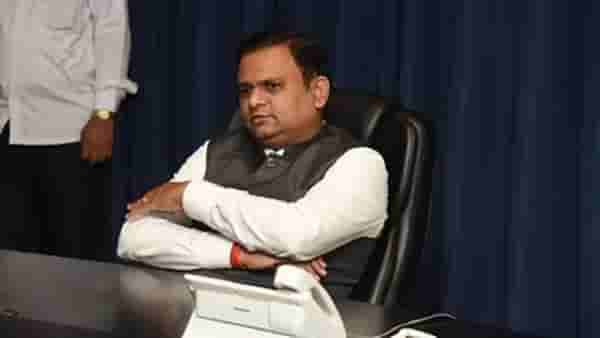 …नाही तर घरी बसा, राहुल नार्वेकर कोणावर संतापले