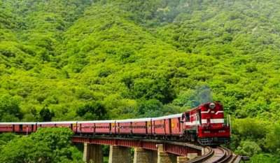 भारतातील या राज्यात बनतंय पहिलं रेल्वे स्टेशन, होय आताशी पोहतेय येथे रेल्वे