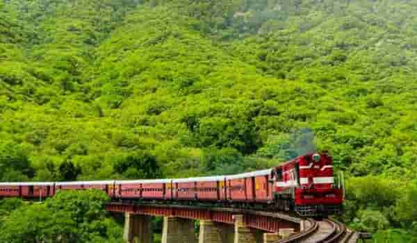भारतातील या राज्यात बनतंय पहिलं रेल्वे स्टेशन, होय आताशी पोहतेय येथे रेल्वे