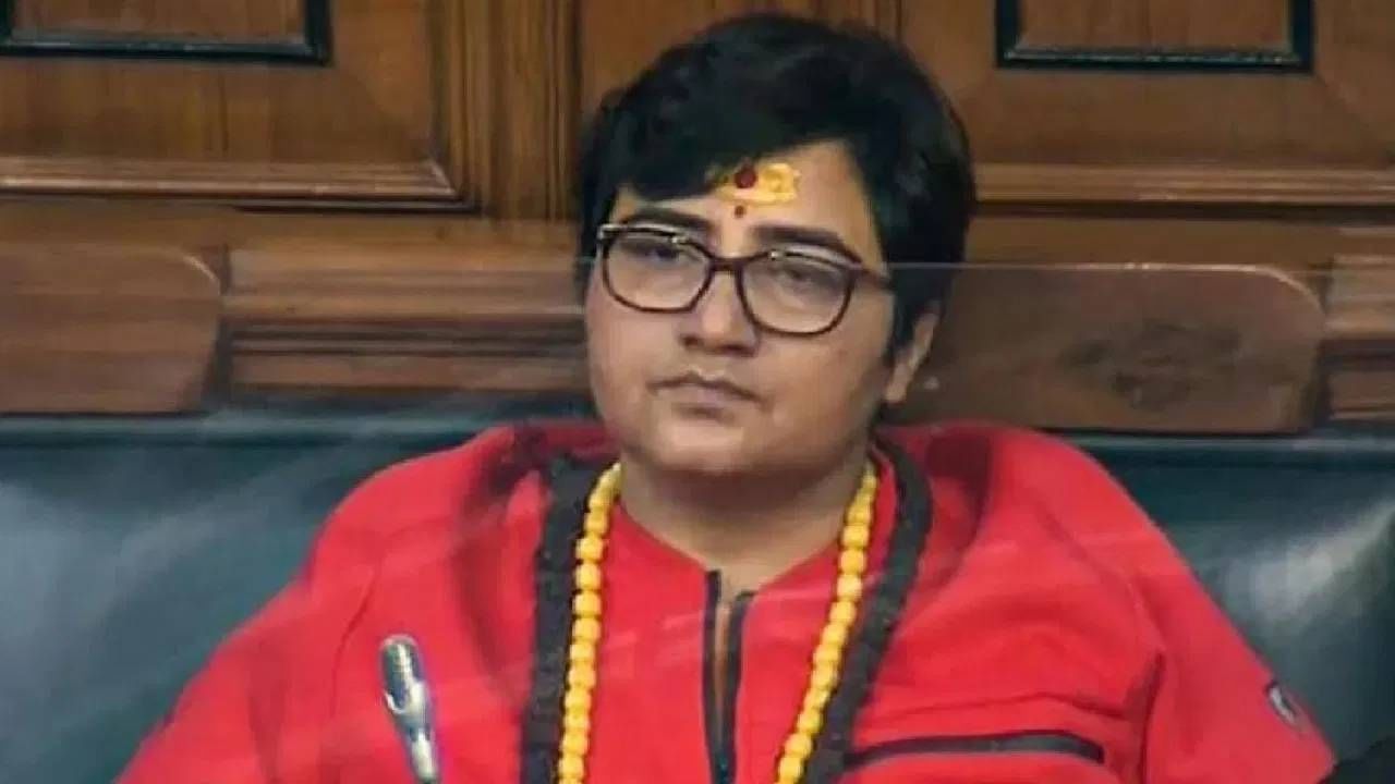 Sadhvi Pragya | विमानात साध्वी प्रज्ञा विरोधात षडयंत्र? इमरानवर आरोप, नेमकं काय घडलं?