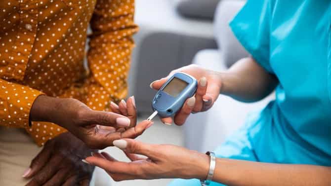 Diabetes : टाइप 1 आणि टाइप 2 मधुमेहामध्ये फरक काय, जाणून त्याची लक्षणे आणि लक्षणे