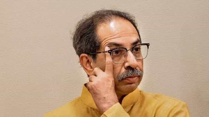 विधानसभेपूर्वी उद्धव ठाकरे भाजपमध्ये येणार? कुणी केला मोठा दावा? विधानसभेपूर्वी उद्धव ठाकरे भाजपमध्ये येणार? कुणी केला मोठा दावा?