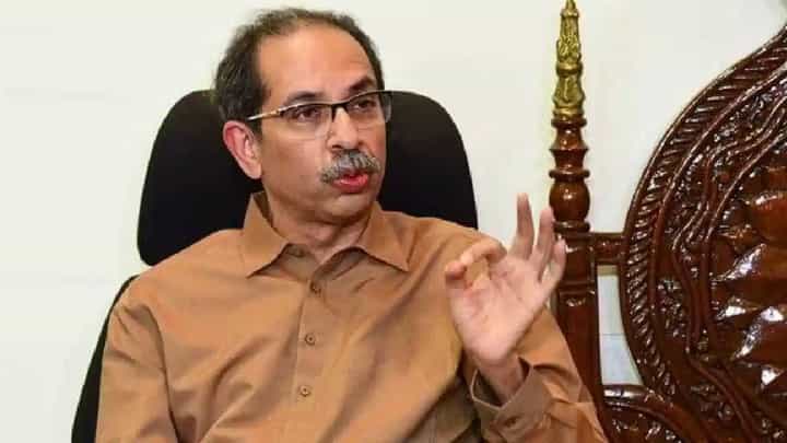 तर सोन्याहून पिवळं होईल म्हणत उद्धव ठाकरे यांनी मानले एकनाथ शिंदे यांचे आभार तर सोन्याहून पिवळं होईल म्हणत उद्धव ठाकरे यांनी मानले एकनाथ शिंदे यांचे आभार