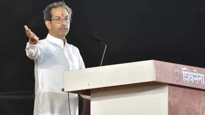 आमदारकी गेल्यावर कचऱ्याच्या टोपलीत टाकले, कट्टर शिवसैनिकाचा ठाकरेंवर गंभीर आरोप