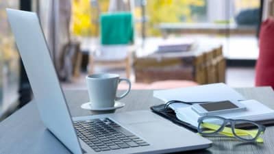 Health : लॅपटॉपवर काम करताना या चुकीमुळे पुरूषांच्या प्रजनन क्षमतेवर होतो परिणाम? जाणून घ्या