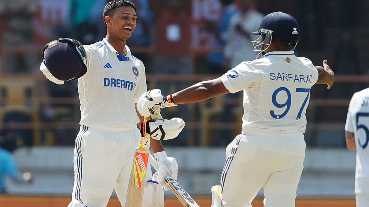 IND vs ENG | यशस्वी-सरफराजची विस्फोटक खेळी, टीम इंडियाचा डाव घोषित, इंग्लंडला 557 चं आव्हान IND vs ENG | यशस्वी-सरफराजची विस्फोटक खेळी, टीम इंडियाचा डाव घोषित, इंग्लंडला 557 चं आव्हान