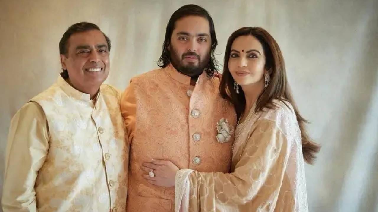 फक्त मुकेश अंबानी हेच नाही तर शाहरूख खान, सलमान खान यांच्या अत्यंत जवळचे भरत जे मेहरा हे आहेत. ज्योतिषी क्षेत्रातील भरत जे मेहरा हे मोठे नाव आहे.