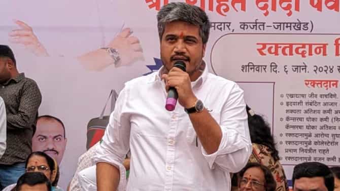 अजित पवार गटाच्या युवा नेत्याचा रोहित पवारांवर निशाणा; म्हणाले, काहीतरी करायचं म्हणून...
