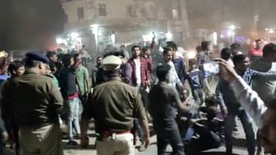 भयानक, साजिदने घरात घुसून दोन लहान मुलांना कुहाऱ्डीने कापलं, काही वेळात आरोपीच एन्काऊंटर