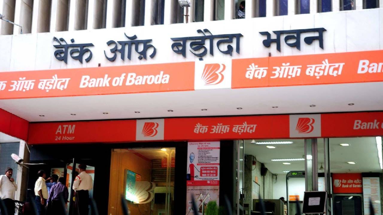 नोकरीच्या शोधात असणाऱ्यांसाठी मोठी संधी आहे. विशेष म्हणजे बँक ऑफ बडोदाकडून ही भरती प्रक्रिया राबवली जातंय. नोकरीच्या शोधात असणाऱ्यांनी लगेचच अर्ज करावीत. 