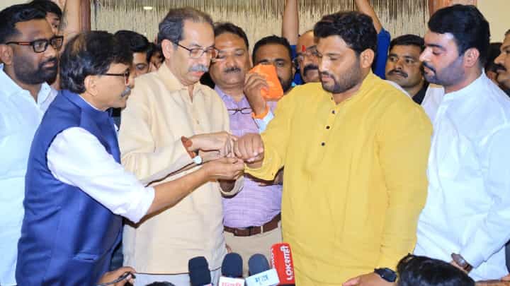 ठरलं? महाराष्ट्र केसरी चंद्रहार पाटील ठाकरे गटाकडून लोकसभा लढवणार? ठरलं? महाराष्ट्र केसरी चंद्रहार पाटील ठाकरे गटाकडून लोकसभा लढवणार?