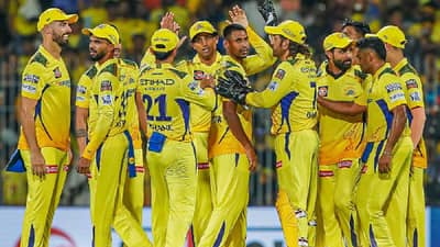 IPL 2024 Point Table : रॉयल चॅलेंजर्स बंगळुरुला पराभूत करत चेन्नई सुपर किंग्स टॉपला, पुढची रेस अशी असणार