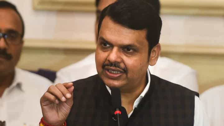 माढा लोकसभेच्या जागेवरून महायुतीची बैठक, रणजितसिंह निंबाळकर आणि जयकुमार गोरे फडणवीसांच्या भेटीला माढा लोकसभेच्या जागेवरून महायुतीची बैठक, रणजितसिंह निंबाळकर आणि जयकुमार गोरे फडणवीसांच्या भेटीला