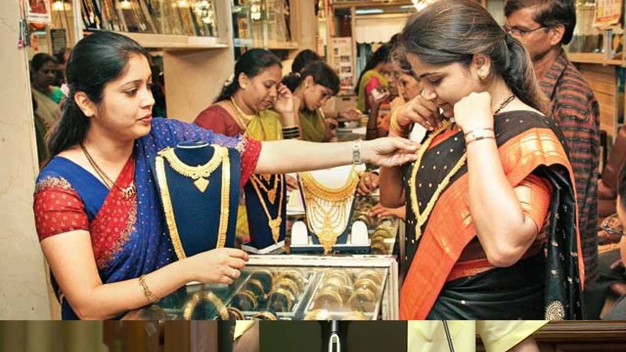 Gold Silver Rate Today | सोन्याने मरगळ झटकली, चांदी इतकी वधारली, अशा आहेत किंमती Gold Silver Rate Today | सोन्याने मरगळ झटकली, चांदी इतकी वधारली, अशा आहेत किंमती