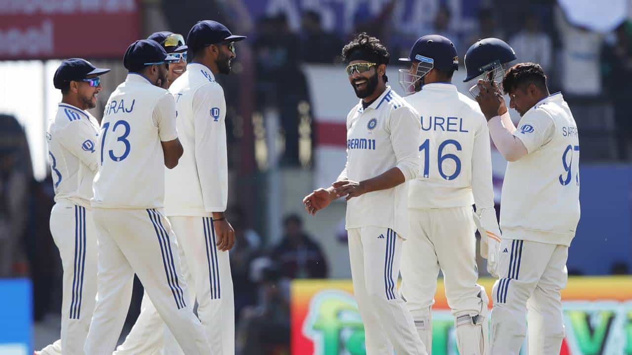 टीम इंडिया आणि इंग्लंडमधील अखेरच्या म्हणजेच पाचव्या कसोटी सामन्यात एक डाव आणि 64 धावांची विजय मिळवला आहे. ही मालिका जिंकत टीम इंडियाला जागतिक कसोटी चॅम्पियनशिपच्या गुणतालिकेत मोठा फायदा झाला आहे.