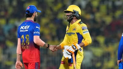 CSK vs RCB | श्वास तर घेऊ दे....जाडेजावर का भडकला विराट कोहली? VIDEO