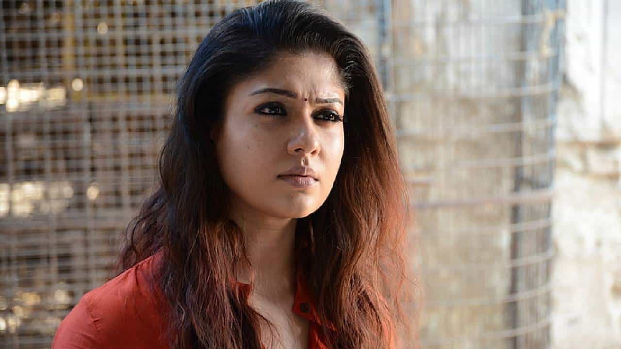 साऊथ स्टार नयनतारा ही गेल्या काही दिवसांपासून तिच्या पर्सनल लाईफमुळे जोरदार चर्चेत दिसतंय. नयनताराच्या पर्सनल लाईफबद्दल विविध चर्चा रंगताना दिसत आहेत.