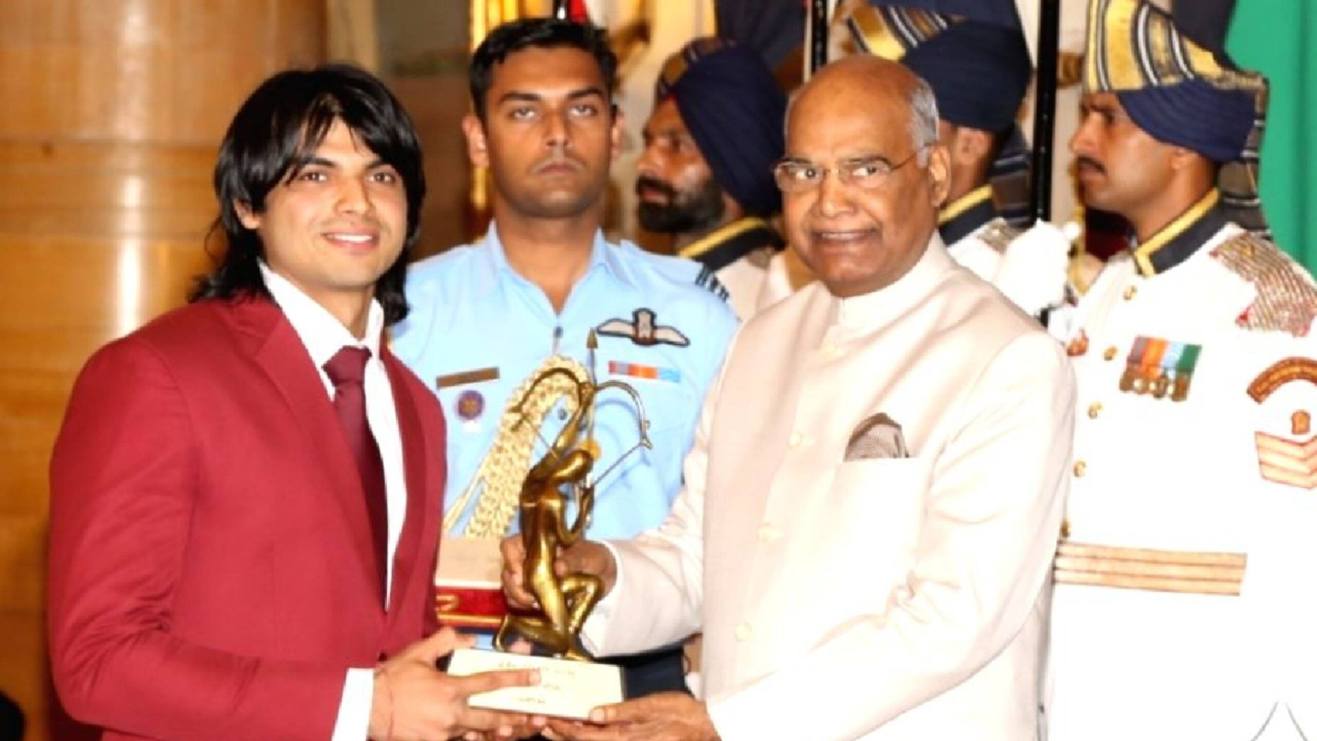 चोप्राने स्वीडनमध्ये 2022 मध्ये झालेल्या स्टॉकहोम डायमंड लीगमध्ये 30 जून रोजी 89.94 मीटर भालाफेक करून वैयक्तिक सर्वोत्कृष्ट आणि राष्ट्रीय विक्रम आपल्या नावावर केला.