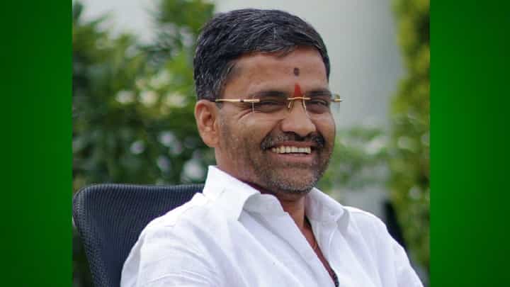 रावणाच्या अहंकाराचा नाश झाला, तुम्ही कोण ? निलेश लंके यांचा थेट हल्ला रावणाच्या अहंकाराचा नाश झाला, तुम्ही कोण ? निलेश लंके यांचा थेट हल्ला