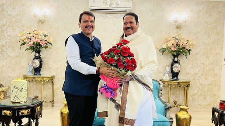 उदयनराजे-फडणवीसांमध्ये रात्री उशिरा भेट, काय झाली दोन्ही नेत्यांमध्ये चर्चा? उदयनराजे-फडणवीसांमध्ये रात्री उशिरा भेट, काय झाली दोन्ही नेत्यांमध्ये चर्चा?