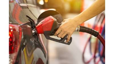 मतदानाचा टक्का वाढवण्यासाठी पुणेकरांची मोहीम, मतदान करा अन् असे 50 रुपयांचे पेट्रोल मोफत मिळवा