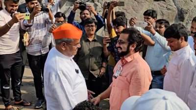 अमोल कोल्हे आणि शिवाजीराव आढळराव पाटील आमनेसामने; किल्ले शिवनेरीवर काय घडलं?