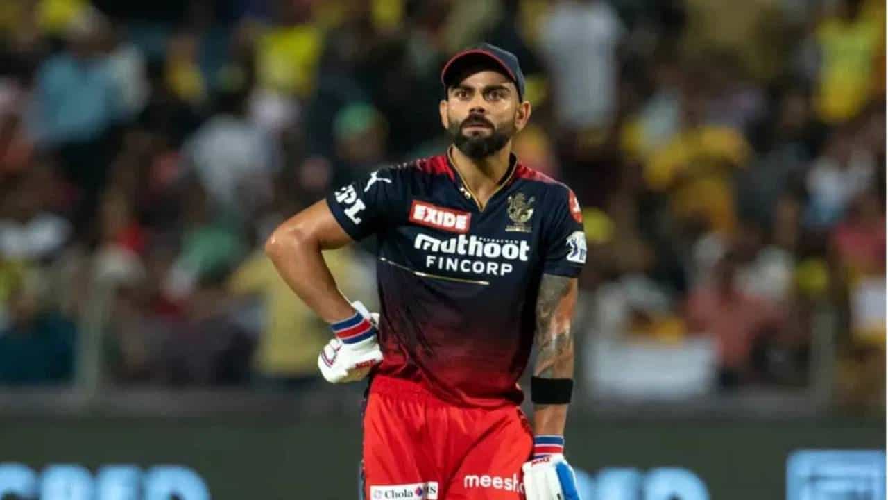 आयपीएल स्पर्धेत पहिलं जेतेपद मिळवण्यासाठी आरसीबी संघाने पुन्हा एकदा कंबर कसली आहे. पण काही खेळाडूंच्या दुखापतीमुळे टेन्शन वाढलं आहे. त्यामुळे या खेळाडूंसाठी पर्याय शोधण्याचं काम सुरु आहे.