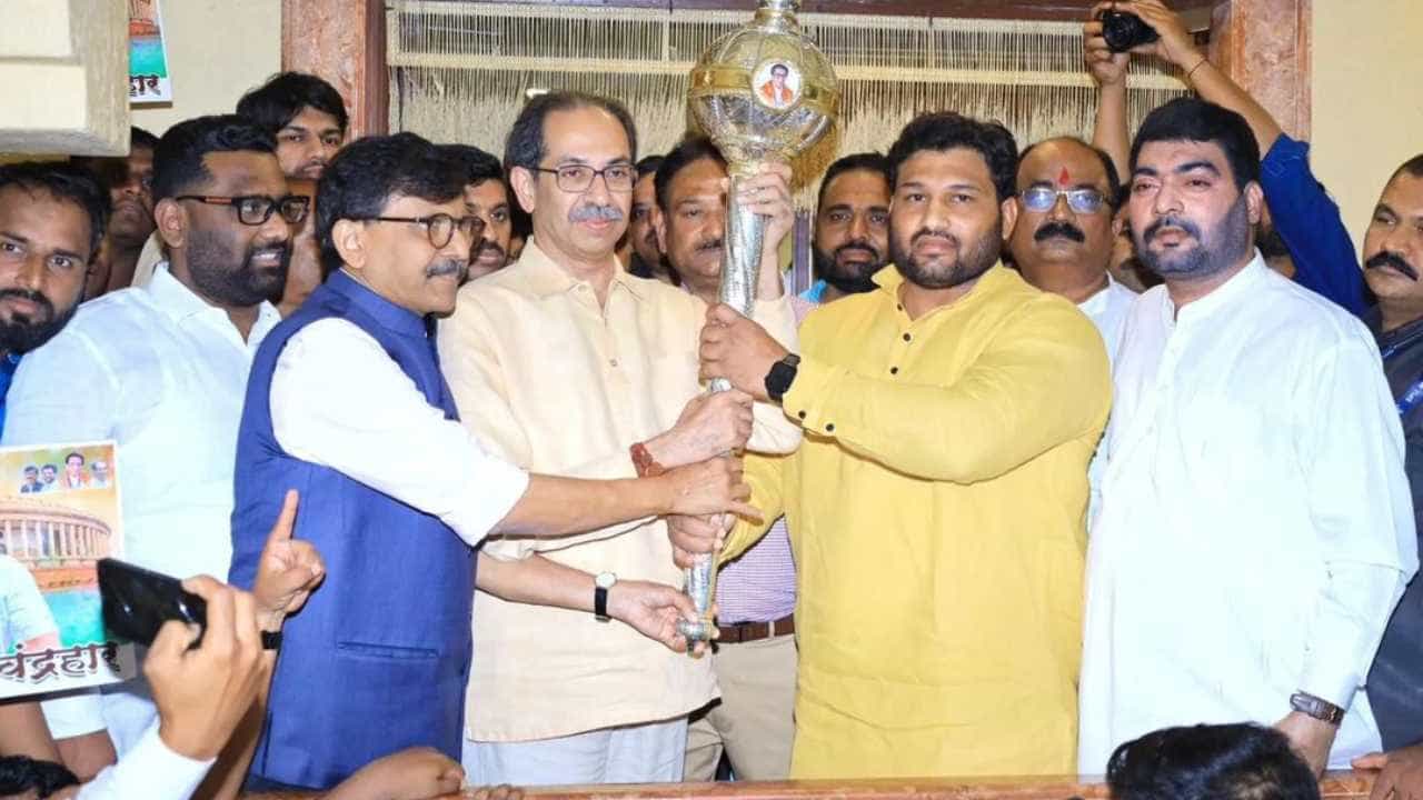 ठाकरे गटात प्रवेश अन् थेट उमेदवारी, डबल महाराष्ट्र केसरी लोकसभा लढणार, पहिली प्रतिक्रिया काय?