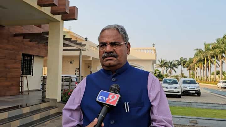 नवी झेप घेण्यासाठी सज्ज...आढळराव पाटील अजित पवार गटात, FB पेजवर राष्ट्रवादीचा उल्लेख नवी झेप घेण्यासाठी सज्ज...आढळराव पाटील अजित पवार गटात, FB पेजवर राष्ट्रवादीचा उल्लेख