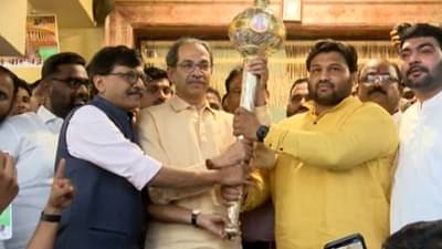 माझी छाती अभिमानाने फुलली,  डबल महाराष्ट्र केसरी चंद्रहार पाटील यांच्या पक्षप्रवेशावेळी ठाकरेंचं वक्तव्य