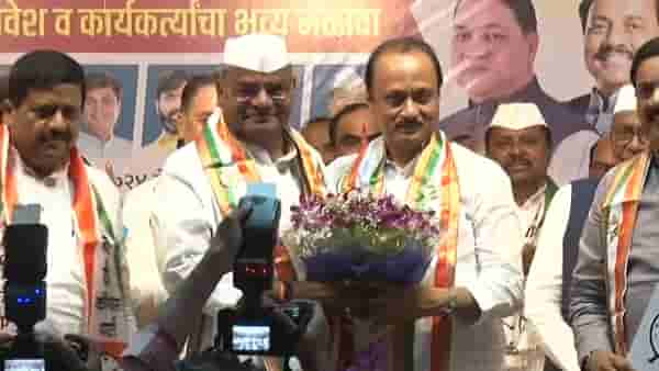 शिवाजी आढळराव पाटलांनी धनुष्यबाण सोडलं, आता हाती घेतलं घड्याळ