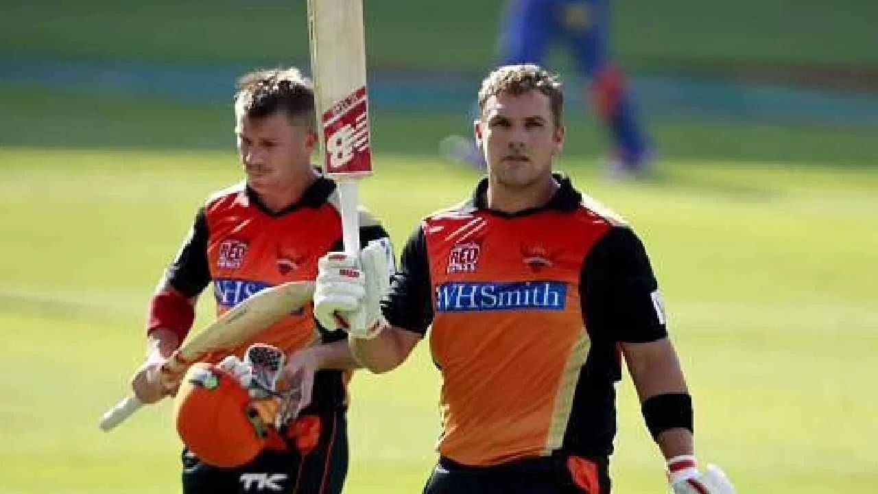 2014 साली एरॉन फिंच सनरायझर्स हैदराबादकडून खेळला. यावेळी एरॉन 13 सामन्यात खेळला.