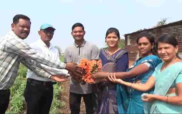 इंझोरी येथील शेतकरी दाम्पत्याचा सन्मान, अजय आणि पूजा ढोक यांना मानाचे कृषी पुरस्कार