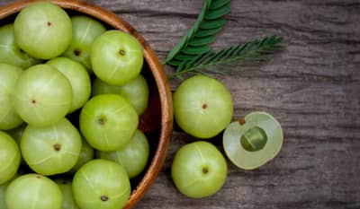 gooseberry Benefits : मधुमेह नियंत्रित करण्यासाठी आवळा आहे फायदेशीर, असे करा सेवन