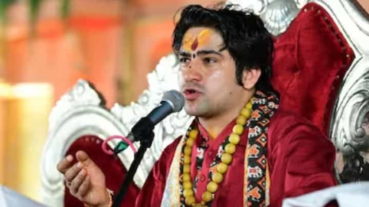 बागेश्वर बाबा यांच्याविरोधात तक्रार दाखल, काय नेमकं प्रकरण? बागेश्वर बाबा यांच्याविरोधात तक्रार दाखल, काय नेमकं प्रकरण?