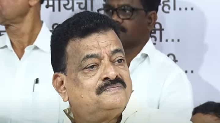 साहेब काही जरी झालं तरी... मुलाचं भाषण ऐकत असताना भास्कर जाधवांच्या डोळ्यात अश्रू तरळले साहेब काही जरी झालं तरी... मुलाचं भाषण ऐकत असताना भास्कर जाधवांच्या डोळ्यात अश्रू तरळले