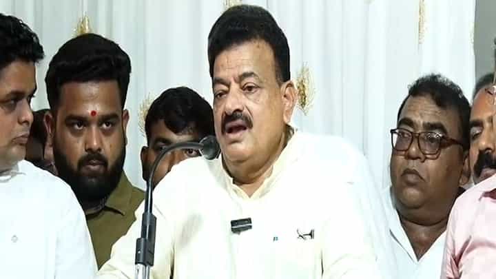 भास्कर जाधव हे उद्धव ठाकरे यांची साथ सोडणार? नेमकं काय म्हणाले...? भास्कर जाधव हे उद्धव ठाकरे यांची साथ सोडणार? नेमकं काय म्हणाले...?