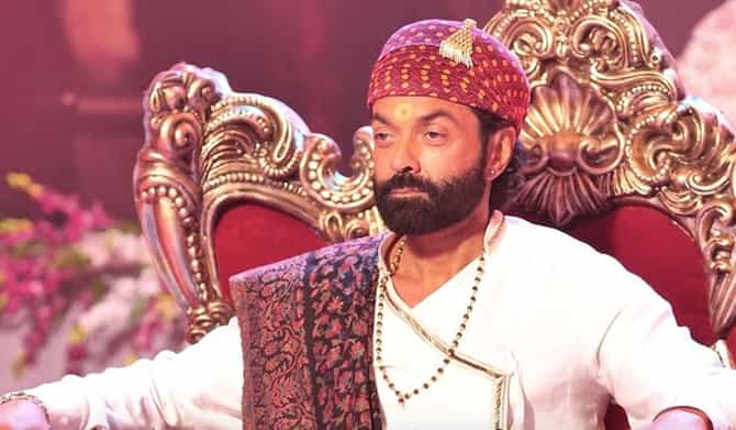 एनिमलनंतर आता आश्रम ४ मधून चाहत्यांना भेटण्यासाठी येणार बॉबी देओल