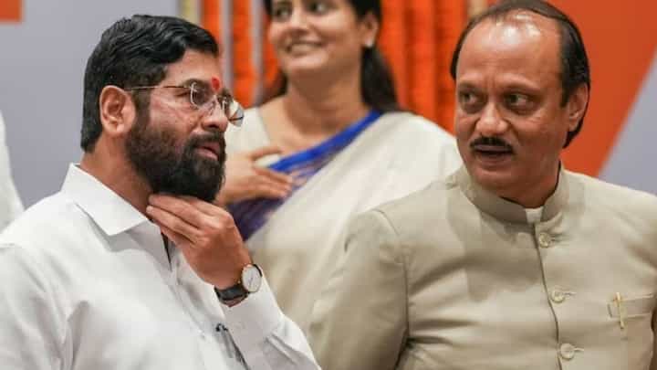 'स्वाभिमान गहाण टाकला की...', रोहित पवार यांचा शिंदे अन् अजित पवार गटाला खोचक टोला 'स्वाभिमान गहाण टाकला की...', रोहित पवार यांचा शिंदे अन् अजित पवार गटाला खोचक टोला