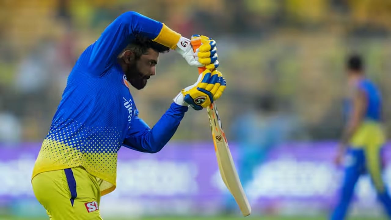 दुसऱ्या टीमसोबत व्यवहार करण्याच्या प्रयत्नात जडेजाने नियमाचं उल्लंघन केल्याने गुन्हा दाखल करण्यात आला होता. जडेजासह राजस्थानने 3 वर्षांचा करार केला होता. त्यामुळे नियमानुसार जडेजाला 3 वर्ष एका टीमसोबत राहणं बंधनकारक होतं.