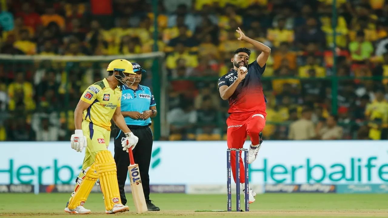CSK vs RCB Head To Head : चेन्नई-बंगळुरु यांच्यापैकी वरचढ कोण? CSK vs RCB Head To Head : चेन्नई-बंगळुरु यांच्यापैकी वरचढ कोण?