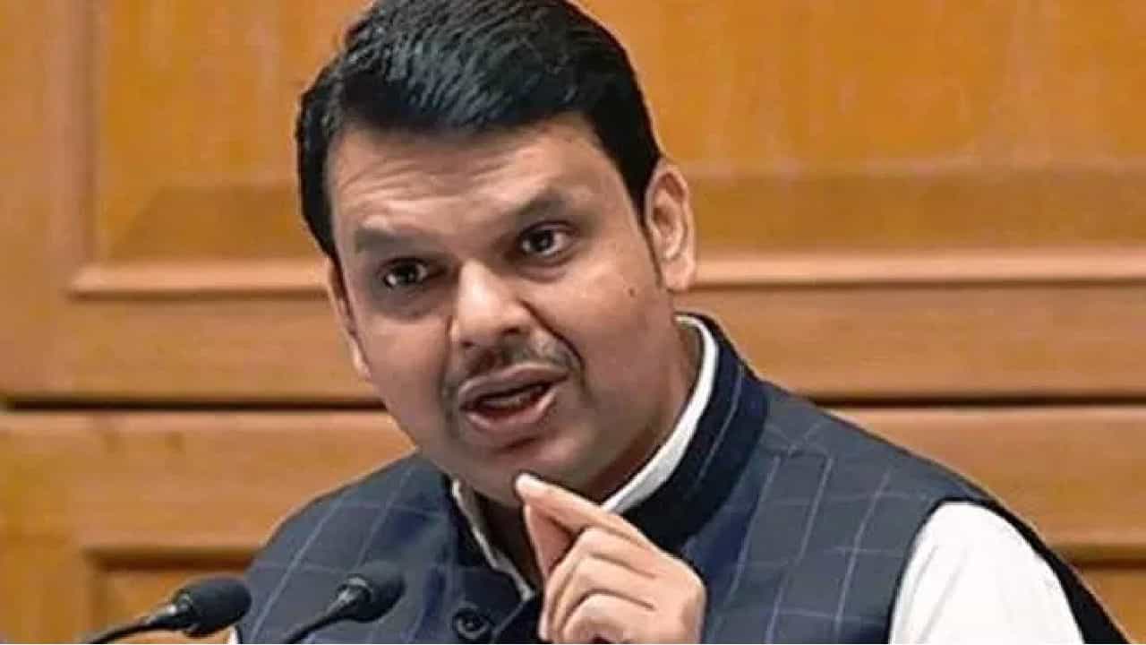 हा मंत्री फाटकाच आला आणि मंत्रिमंडळ गेल्यानंतरही... फडणवीसांनी कोणाबद्दल केलं वक्तव्य?