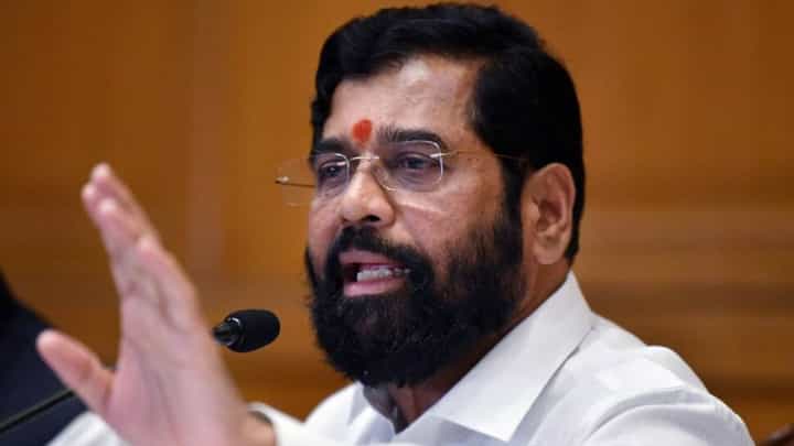 शिंदे गटाच्या 4-5 खासदारांवर रडण्याची वेळ, उमेदवारीवरून ठाकरे गटातील बड्या नेत्याची टीका शिंदे गटाच्या 4-5 खासदारांवर रडण्याची वेळ, उमेदवारीवरून ठाकरे गटातील बड्या नेत्याची टीका
