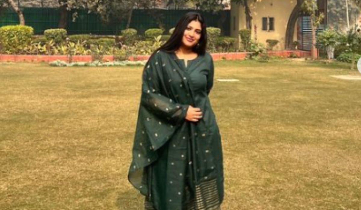 सक्रिय सोशल मीडिया उपस्थितीमुळे, प्रियांका गोयलचे Instagram वर 184K फॉलोअर्स आहेत. प्रियांका या अनेकदा वैयक्तिक आणि व्यावसायिक आयुष्यातील फोटो सोशल मीडियावर पोस्ट करत असतात.