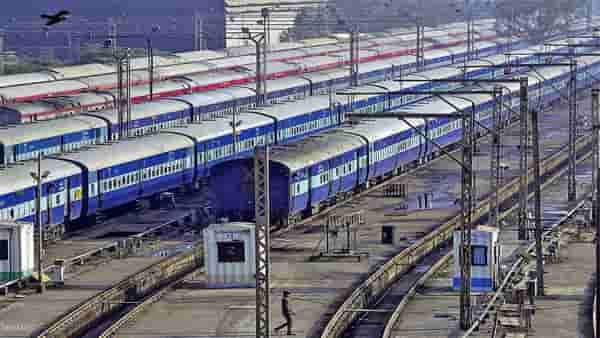IRCTC | रेल्वे प्रवाशांना होळीआधी मोठी भेट, तिकीटांचा रिफंड आता जलदगतीने मिळणार